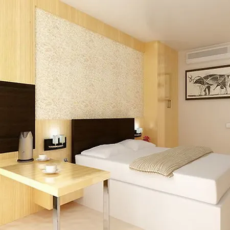 Faros Premium Hotel